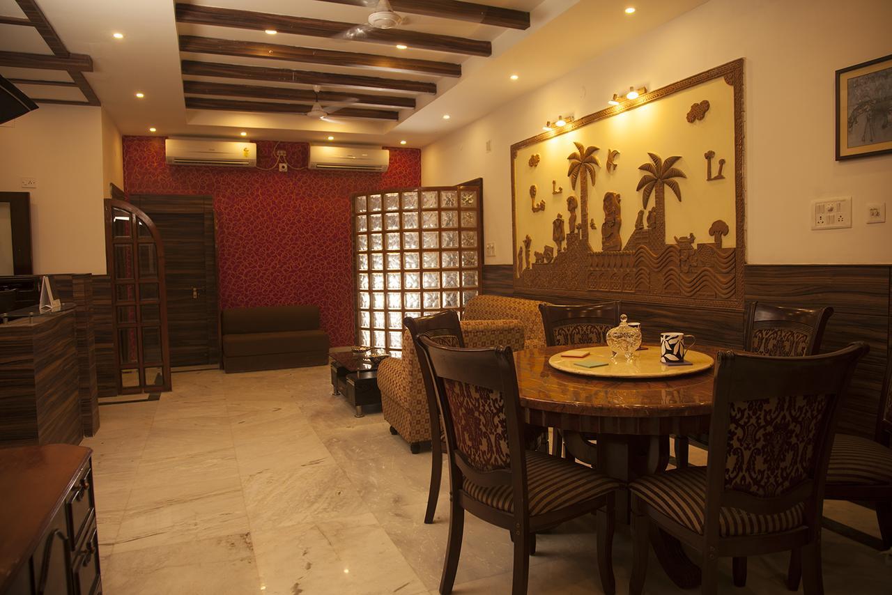 Om Sai Villa Guesthouse Колката Екстер'єр фото